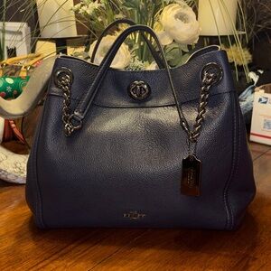 COACH Turn Lock Chain Tote Bag Navy
